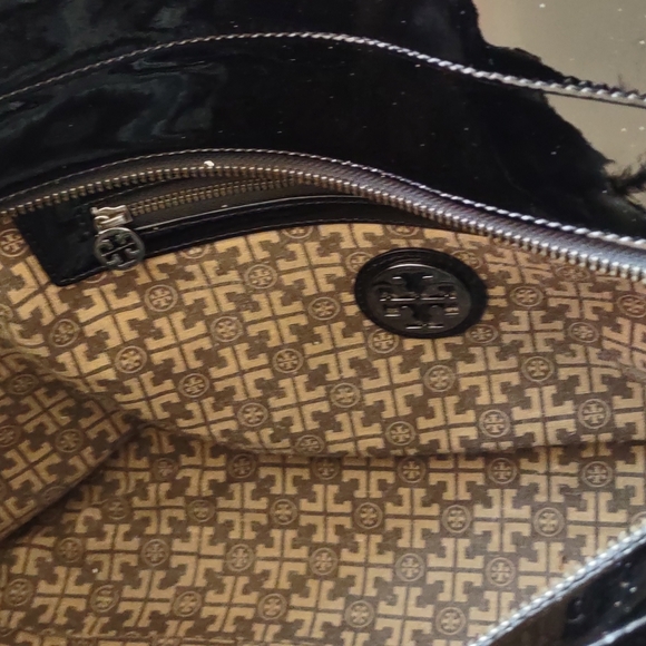 Beautiful shoulder bag by Tory Burch 🌼☘️🍀 - Picture 11 of 12